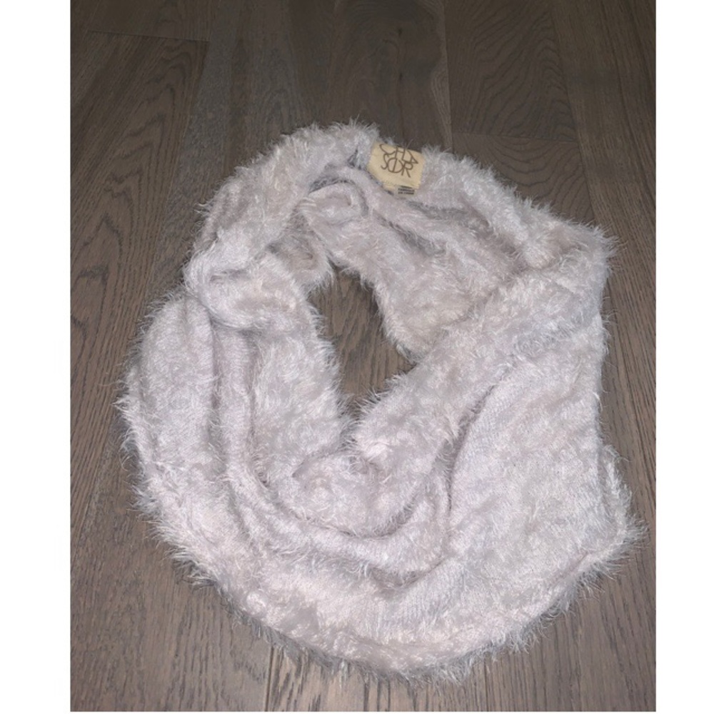 CHASER round scarf